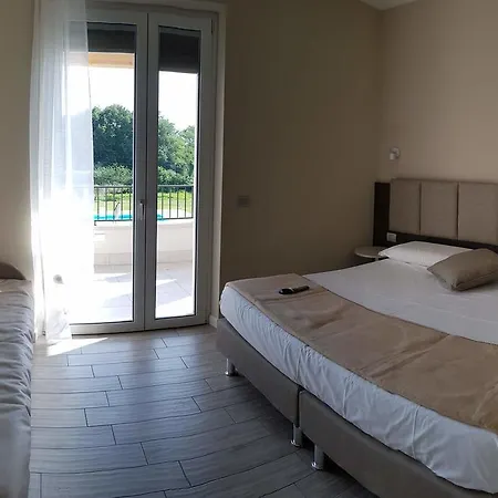 Menta E Rosmarino 4* لاتيزي