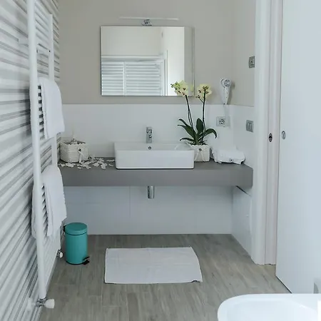 Menta E Rosmarino 4* لاتيزي