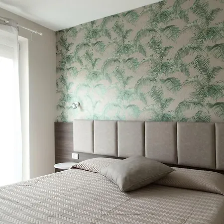 Menta E Rosmarino فندق مبيت وإفطار لاتيزي