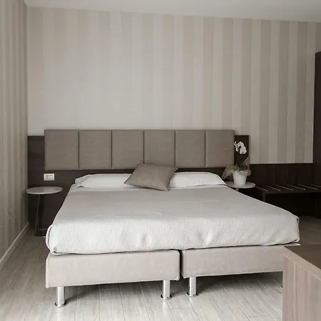 Bed & Breakfast Menta E Rosmarino Lazise